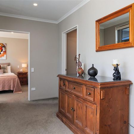 Astonishing Views Superb Waterfront Apartment Picton Exterior foto